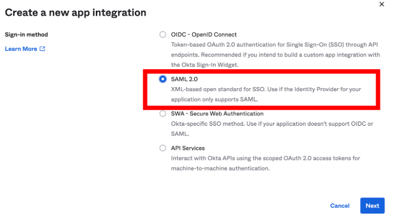 Page "Create a new app integration" avec l'option "SAML 2.0" en surbrillance et sélectionnée. 